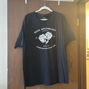 Schitts’s Creek Rose Apothecary Size XL Tee